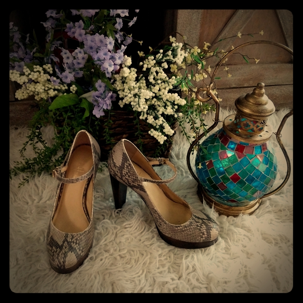 Woman shoes